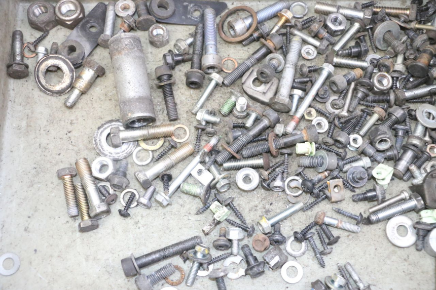 photo de SACO DE PARAFUSOS E FERRAGENS PEUGEOT SATELIS 125 (2013 - 2018) - Detalhe da peça