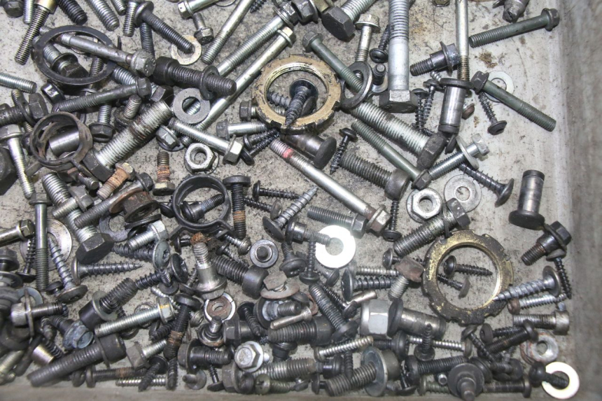 photo de SACO DE PARAFUSOS E FERRAGENS PEUGEOT SATELIS 125 (2013 - 2018) - Ampliação técnica