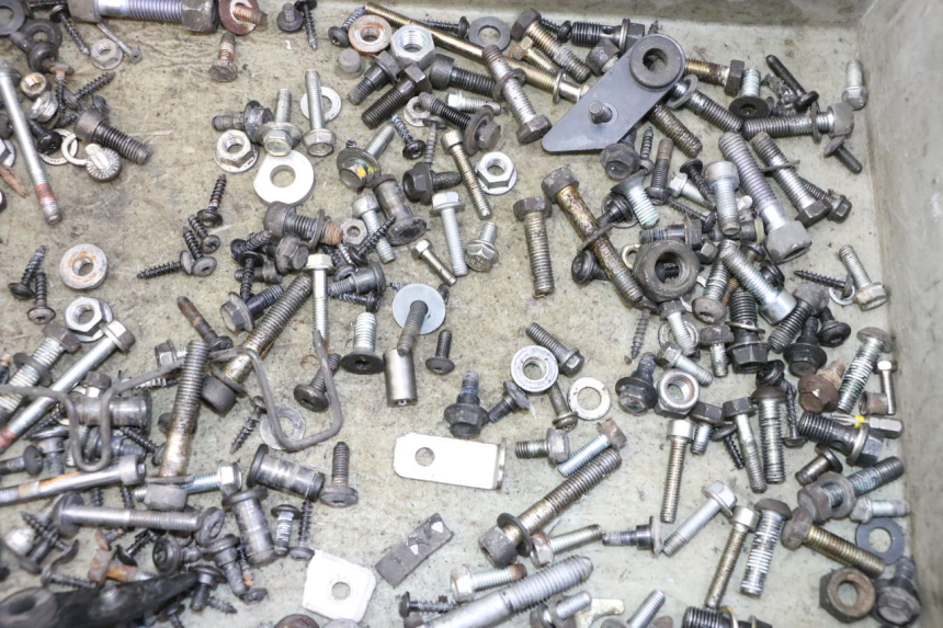 photo de SACO DE PARAFUSOS E FERRAGENS PEUGEOT SATELIS 125 (2010 - 2012) - Detalhe da peça