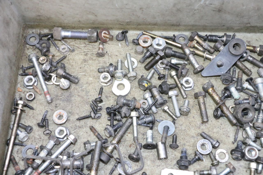 photo de SACO DE PARAFUSOS E FERRAGENS PEUGEOT SATELIS 125 (2010 - 2012) - Zoom do estado de desgaste