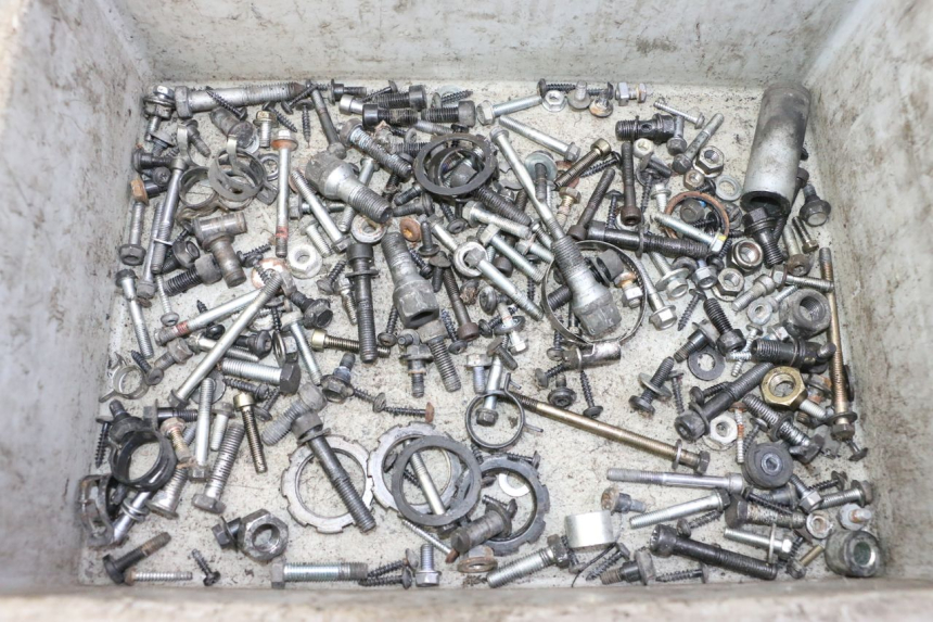 photo de SACO DE PARAFUSOS E FERRAGENS PEUGEOT SATELIS 125 (2013 - 2018) - Vista principal
