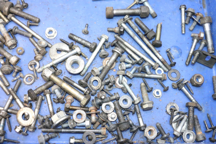 photo de SACO DE PARAFUSOS E FERRAGENS PEUGEOT SATELIS 125 (2006 - 2009) - Detalhe da peça