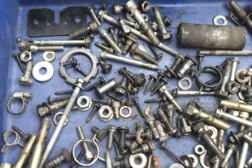 photo de SACO DE PARAFUSOS E FERRAGENS PEUGEOT SATELIS 125 (2006 - 2009) - Detalhe da peça