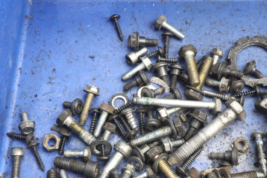 photo de SACO DE PARAFUSOS E FERRAGENS PEUGEOT SATELIS 125 (2006 - 2009) - Detalhe da peça