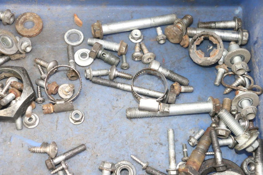 photo de SACO DE PARAFUSOS E FIXADORES APRILIA SCARABEO GT TOURING 125 (1999 - 2005) - Ampliação técnica