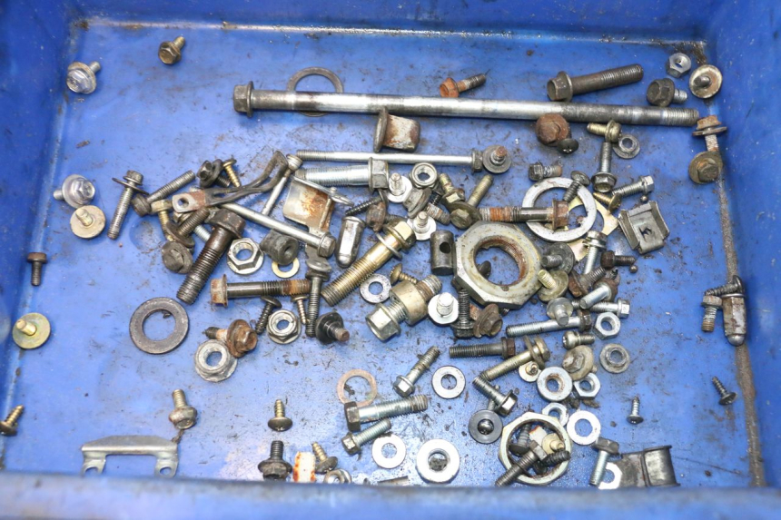 photo de SACO DE PARAFUSOS E FERRAGENS HONDA SCV LEAD 100 (2003 - 2007) - Detalhe da peça