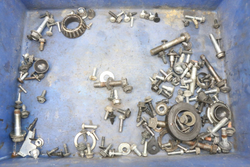 photo de SACO DE PARAFUSOS E FIXADORES SUZUKI SIXTEEN 125 (2008 - 2010) - Vista principal