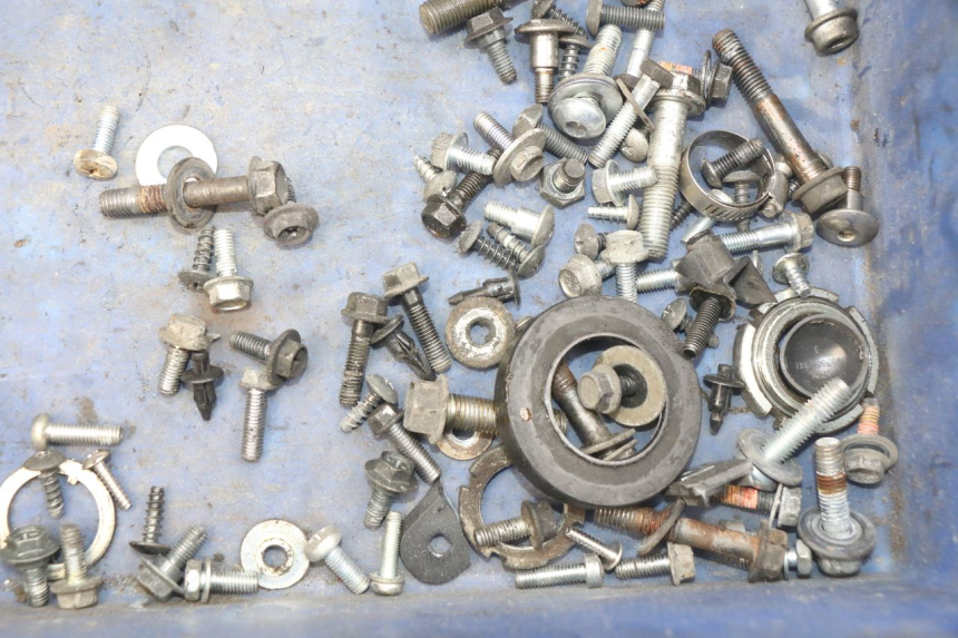 photo de SACO DE PARAFUSOS E FIXADORES SUZUKI SIXTEEN 125 (2008 - 2010) - Ampliação técnica