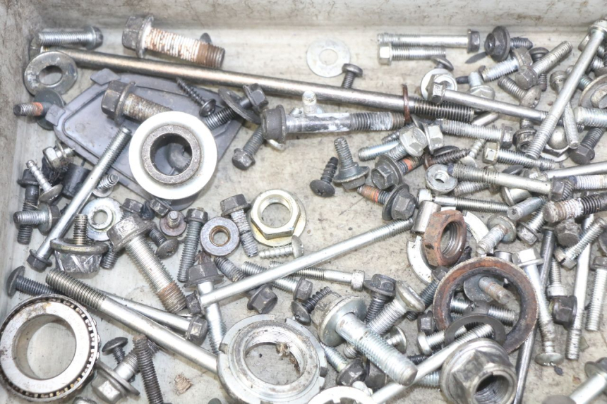 photo de SACO DE PARAFUSOS E FIXADORES SUZUKI SIXTEEN 125 (2008 - 2010) - Ampliação técnica