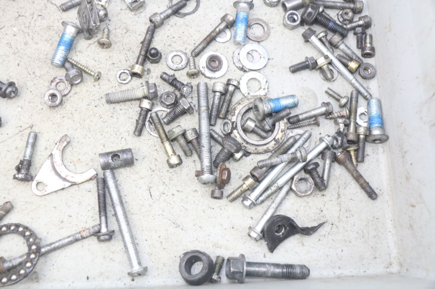 photo de SACO DE PARAFUSOS E FERRAGENS YAMAHA SLIDER NAKED 50 (2004 - 2018) - Zoom do estado de desgaste