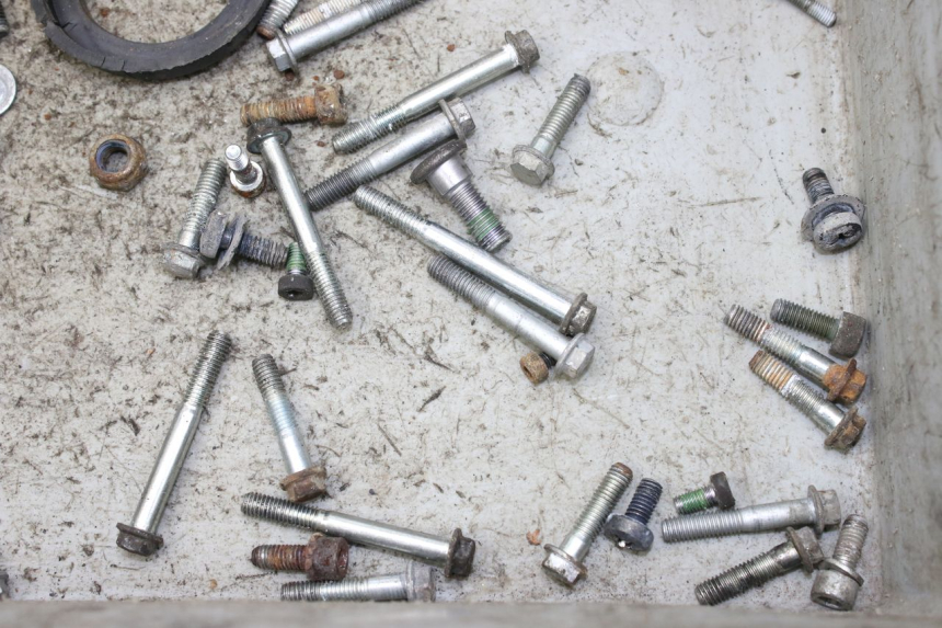 photo de SACO DE PARAFUSOS E FERRAGENS GILERA SMT SUPERMOTARD 50 (2009 - 2017) - Zoom do estado de desgaste