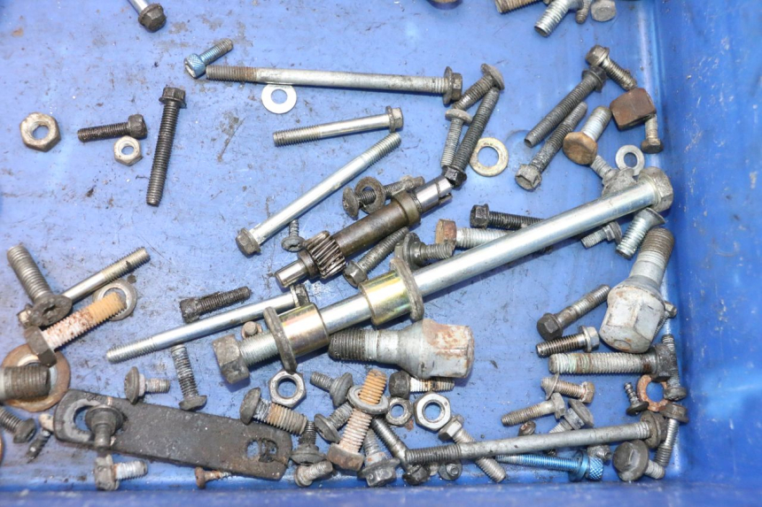 photo de SACO DE PARAFUSOS E FERRAGENS PEUGEOT SPEEDFIGHT LC 50 (1996 - 2002) - Outro ângulo de visão