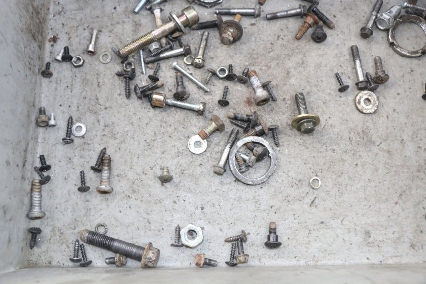 photo de SACO DE PARAFUSOS E FERRAGENS APRILIA SR 2T 50 (2012 - 2017) - Detalhe da peça