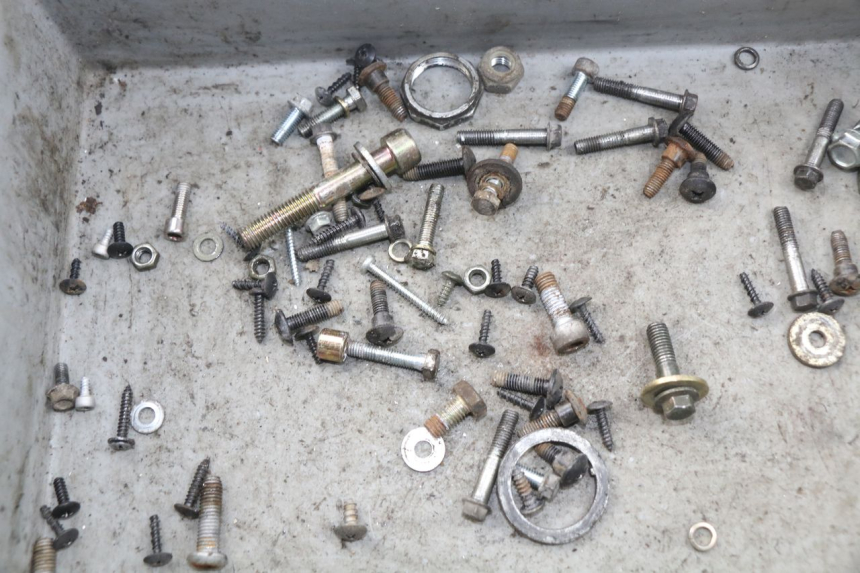 photo de SACO DE PARAFUSOS E FERRAGENS APRILIA SR 2T 50 (2012 - 2017) - Zoom do estado de desgaste