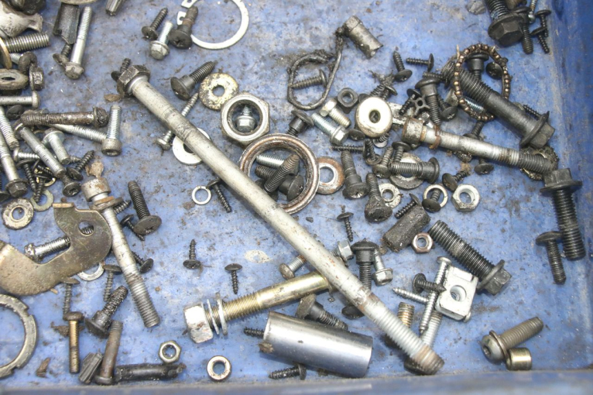 photo de SACO DE PARAFUSOS E FERRAGENS APRILIA SR 2T 50 (2012 - 2017) - Zoom do estado de desgaste