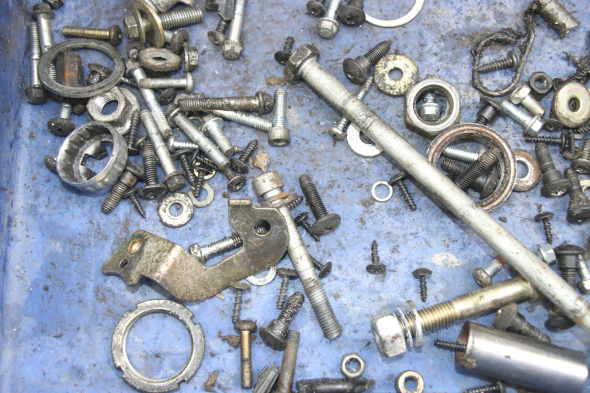 photo de SACO DE PARAFUSOS E FERRAGENS APRILIA SR 2T 50 (2012 - 2017) - Outro ângulo de visão