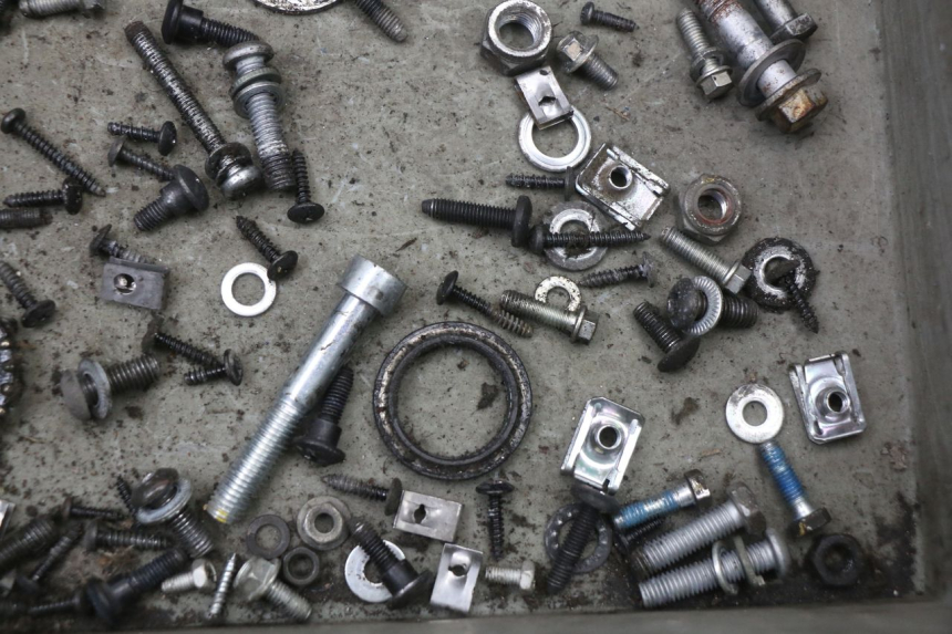 photo de SACO DE PARAFUSOS E FERRAGENS APRILIA SR 2T 50 (2018 - 2022) - Ampliação técnica