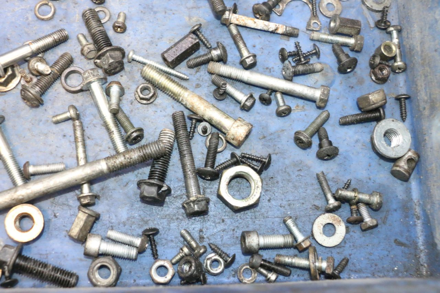 photo de SACO DE PARAFUSOS E FERRAGENS APRILIA SR 2T 50 (2012 - 2017) - Outro ângulo de visão