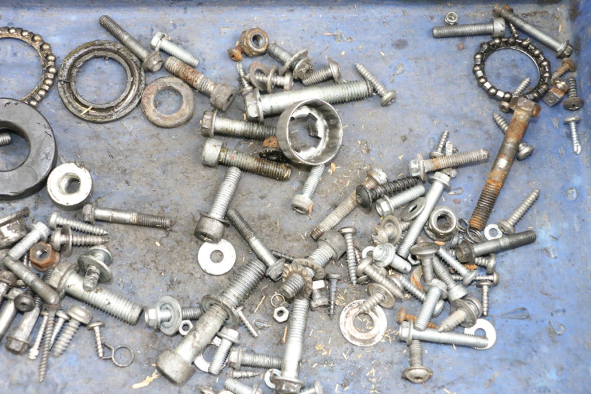 photo de SACO DE PARAFUSOS E FERRAGENS APRILIA SR CARB LC 2T 50 (2004 - 2012) - Detalhe da peça