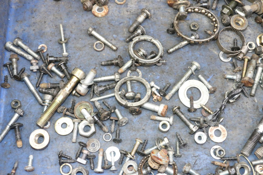 photo de SACO DE PARAFUSOS E FERRAGENS APRILIA SR MOTARD 50 (2012 - 2018) - Detalhe da peça