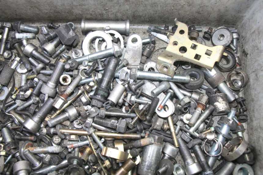 photo de SACO DE PARAFUSOS E FERRAGENS HONDA ST PAN EUROPEAN 1300 (2002 - 2013) - Zoom do estado de desgaste