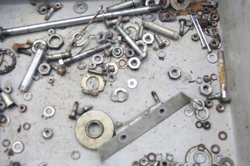 photo de SACO DE PARAFUSOS E FIXADORES JAWA STELLA BABETTA 134 50 - Detalhe da peça