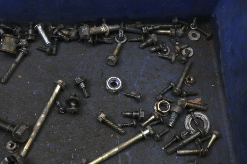 photo de SACO DE PARAFUSOS E FERRAGENS PEUGEOT STREETZONE 2T 50 (2014 - 2019) - Zoom do estado de desgaste