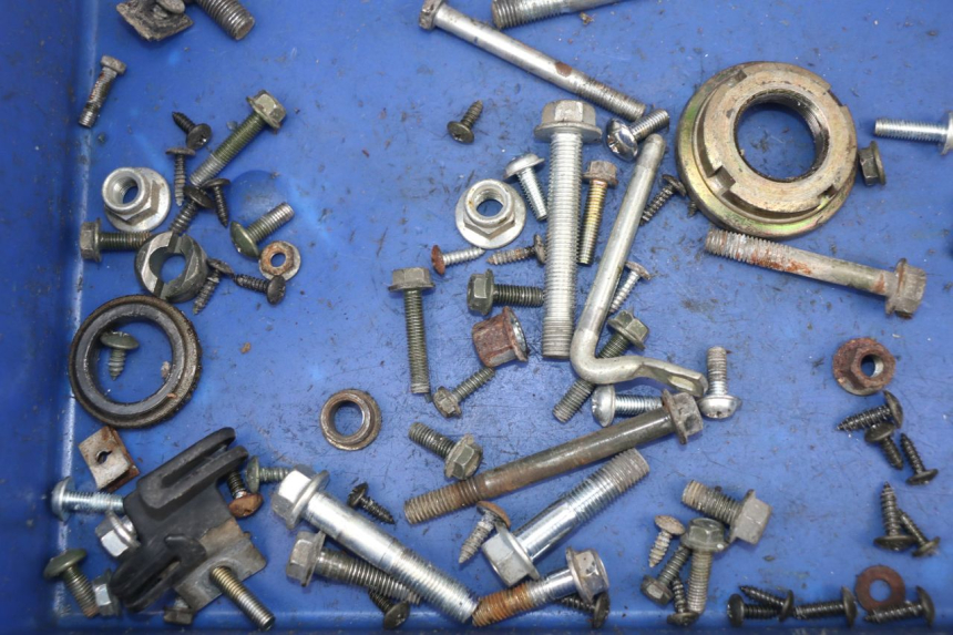photo de SACO DE PARAFUSOS E FIXADORES PEUGEOT SUM UP 125 (2008 - 2013) - Zoom do estado de desgaste