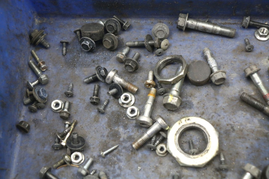photo de SACO DE PARAFUSOS E FIXADORES KYMCO SUPER 8 4T 50 (2021 - 2024) - Detalhe da peça