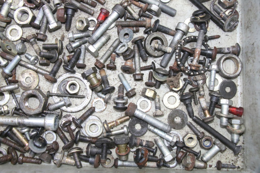 photo de SACO DE PARAFUSOS E FIXADORES PIAGGIO SUPER LX 125 (2000 - 2003) - Ampliação técnica