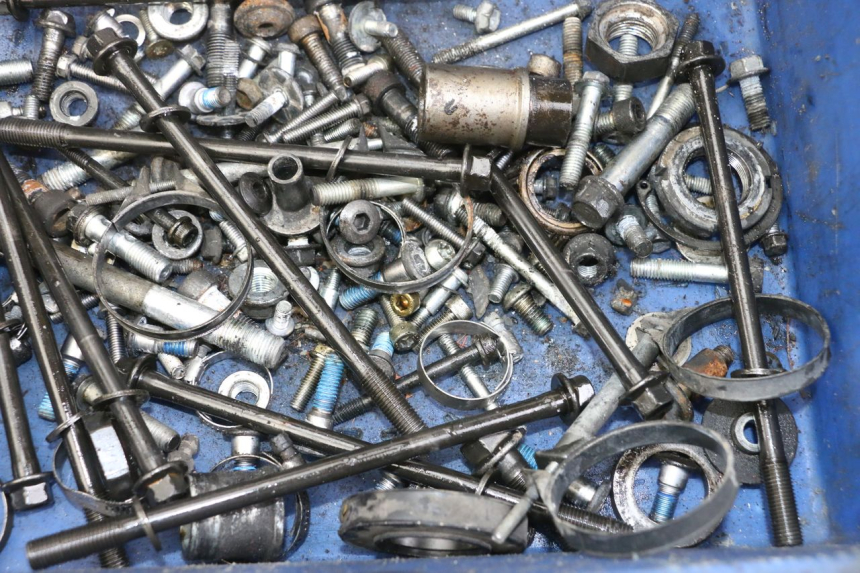 photo de SACO DE PARAFUSOS E FIXADORES SUZUKI GSX F GSXF 650 (2007 - 2015) - Detalhe da peça