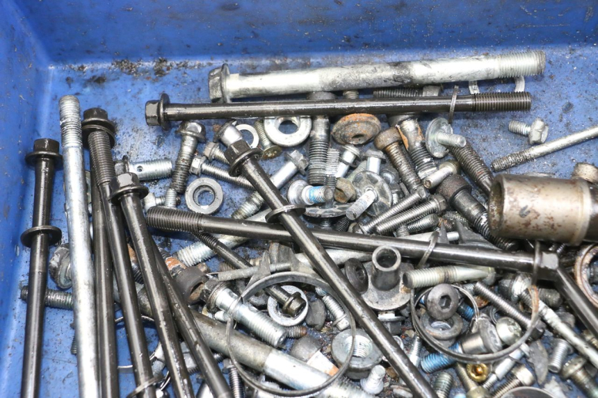 photo de SACO DE PARAFUSOS E FIXADORES SUZUKI GSX F GSXF 650 (2007 - 2015) - Outro ângulo de visão