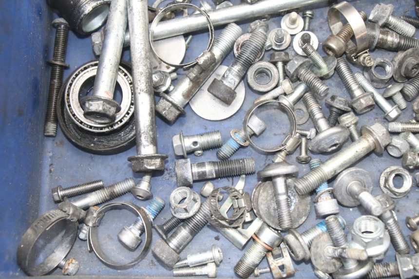 photo de SACO DE PARAFUSOS E FIXADORES SUZUKI GSX F GSXF 650 (2007 - 2015) - Outro ângulo de visão