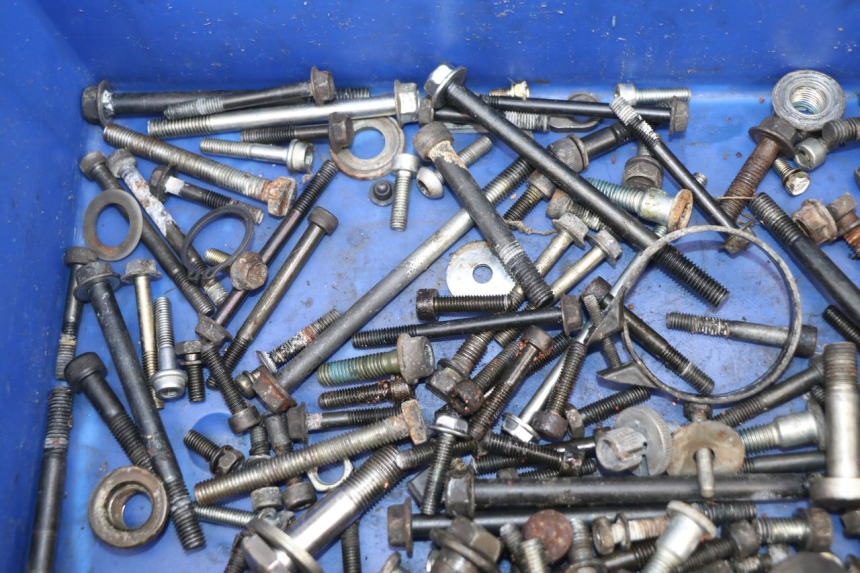 photo de SACO DE PARAFUSOS E FIXADORES SUZUKI GSXF GSX F 600 (1988 - 1997) - Outro ângulo de visão