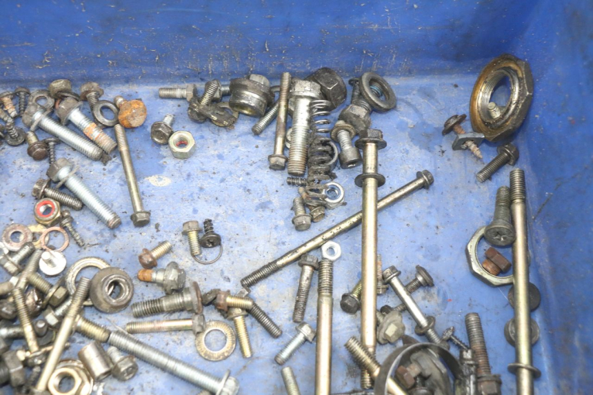 photo de SACO DE PARAFUSOS E FERRAGENS PEUGEOT SV 125 (1991 - 1994) - Outro ângulo de visão