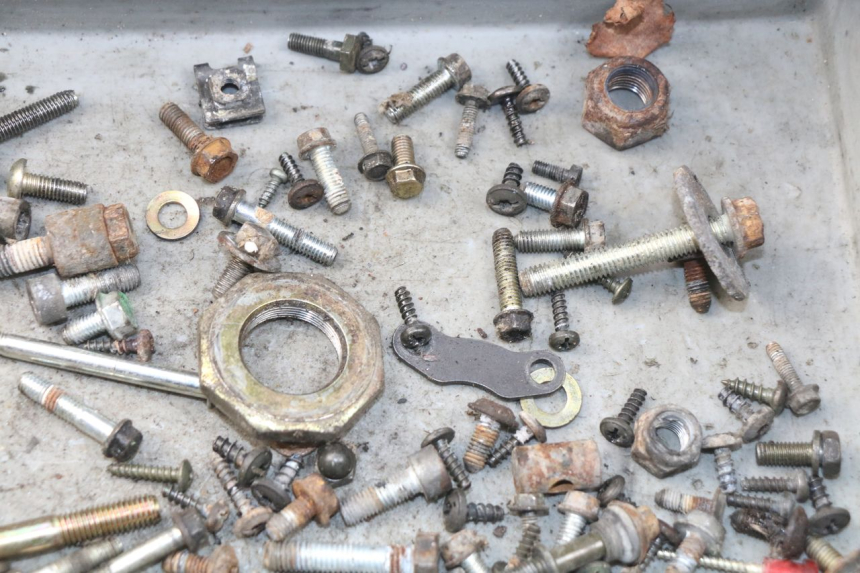 photo de SACO DE PARAFUSOS E FERRAGENS PEUGEOT SV 80 (1993 - 1997) - Outro ângulo de visão