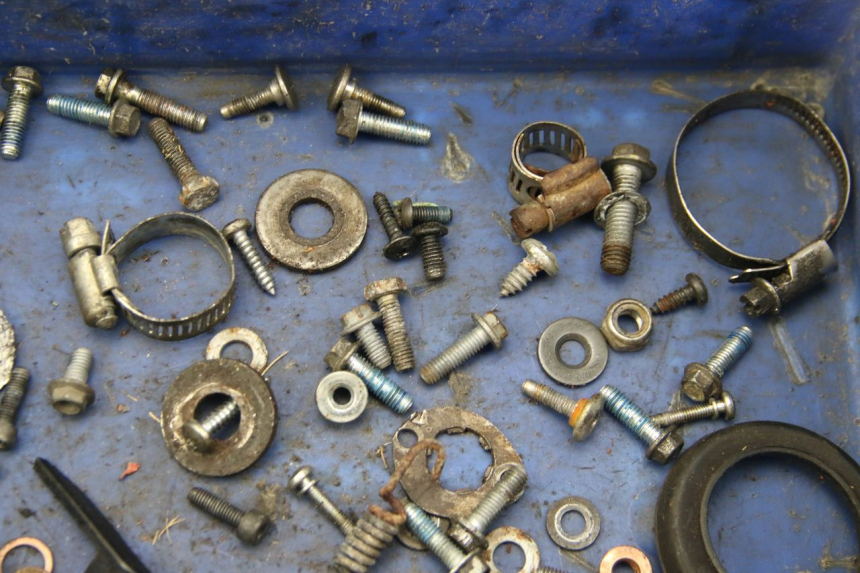 photo de SACO DE PARAFUSOS E FIXADORES APRILIA SX 50 (2011 - 2017) - Outro ângulo de visão