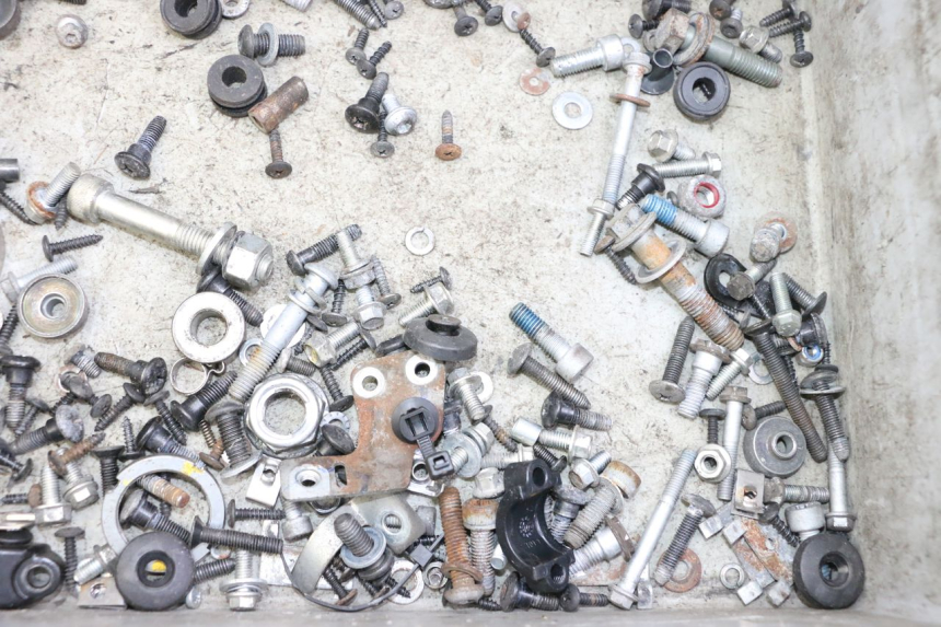 photo de SACO DE PARAFUSOS E FERRAGENS APRILIA SXR 50 (2021 - 2023) - Detalhe da peça