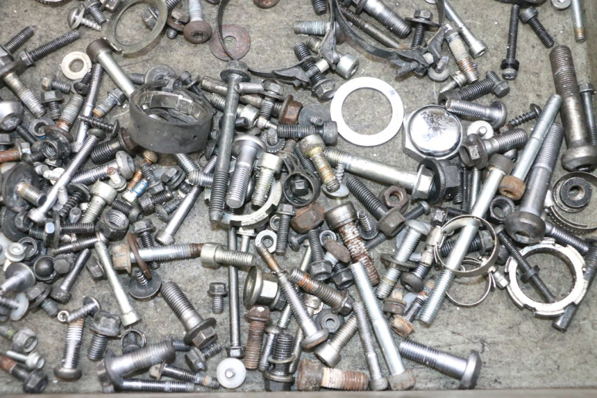 photo de SACO DE PARAFUSOS E FIXADORES YAMAHA TDM ABS 900 (2002 - 2014) - Detalhe da peça