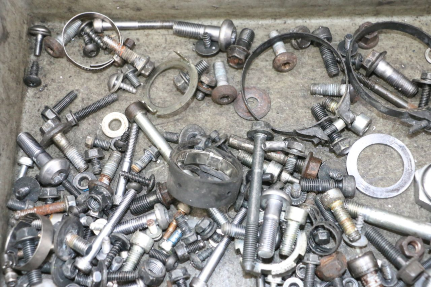 photo de SACO DE PARAFUSOS E FIXADORES YAMAHA TDM ABS 900 (2002 - 2014) - Zoom do estado de desgaste