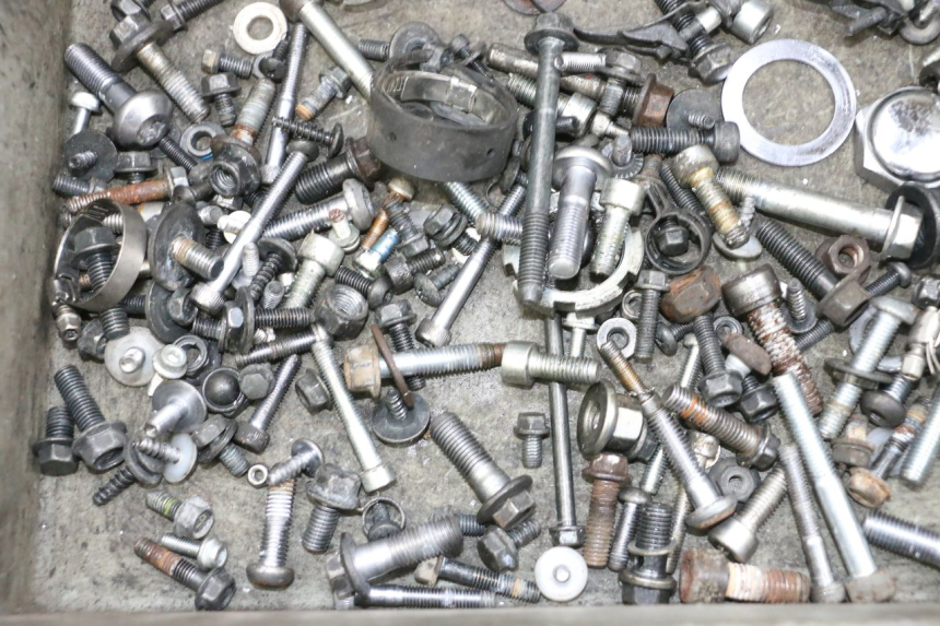photo de SACO DE PARAFUSOS E FIXADORES YAMAHA TDM ABS 900 (2002 - 2014) - Outro ângulo de visão