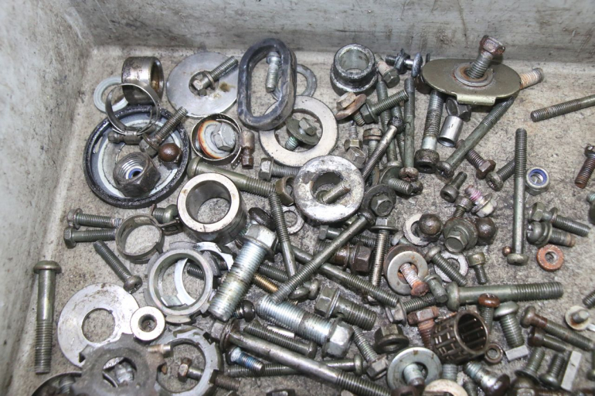 photo de SACO DE PARAFUSOS E FERRAGENS YAMAHA TDR DELTABOX 125 (1997 - 2003) - Detalhe da peça