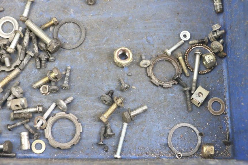 photo de SACO DE PARAFUSOS E FERRAGENS PEUGEOT TKR TREKKER FURIOUS 50 (2005 - 2014) - Zoom do estado de desgaste