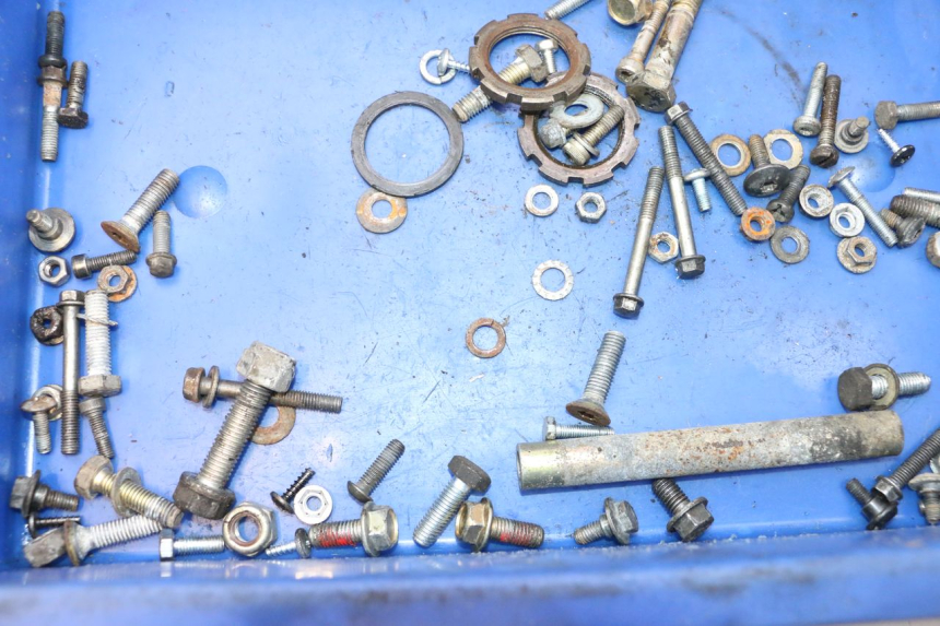 photo de SACO DE PARAFUSOS E FERRAGENS PEUGEOT TREKKER TKR 50 (2005 - 2014) - Outro ângulo de visão