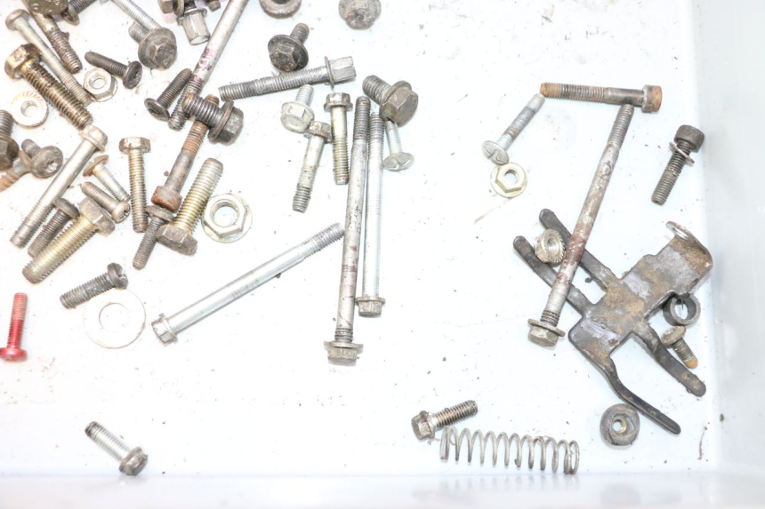 photo de SACO DE PARAFUSOS E FERRAGENS PEUGEOT TREKKER 50 (1995 - 2004) - Outro ângulo de visão