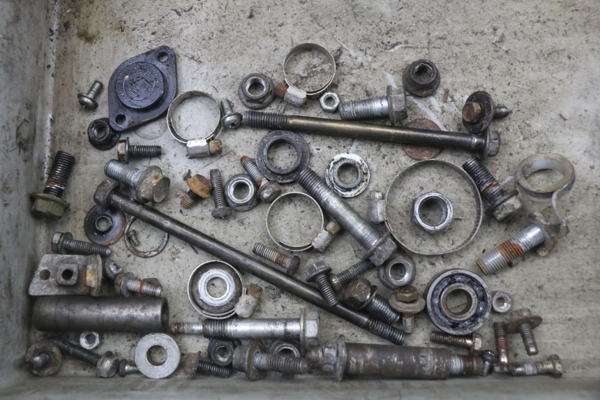 photo de SACO DE PARAFUSOS E FERRAGENS SUZUKI TS X 80 (1984 - 1988) - Vista principal
