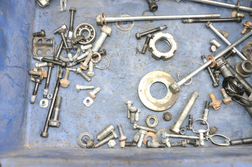 photo de SACO DE PARAFUSOS E FERRAGENS YAMAHA TTR 125 (2000 - 2020) - Zoom do estado de desgaste