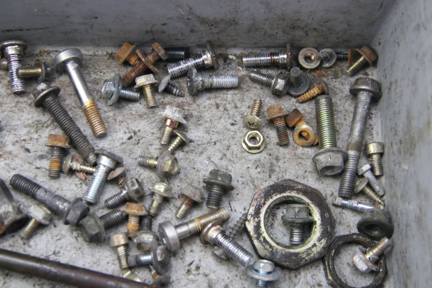photo de SACO DE PARAFUSOS E FIXADORES PEUGEOT TWEET 4T 50 (2010 - 2014) - Ampliação técnica
