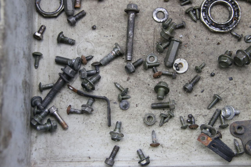 photo de SACO DE PARAFUSOS E FIXADORES PEUGEOT TWEET 4T 50 (2010 - 2014) - Detalhe da peça