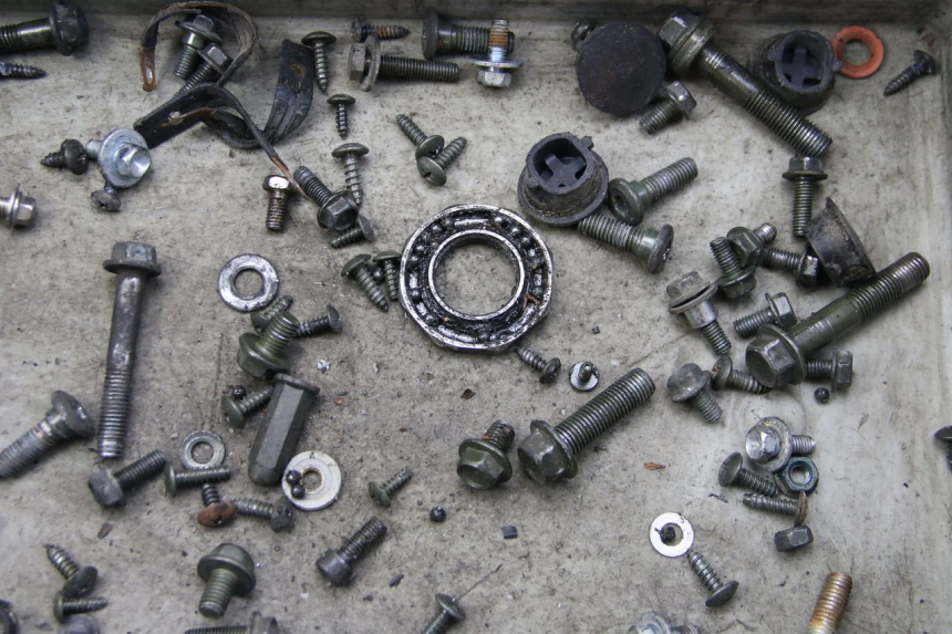 photo de SACO DE PARAFUSOS E FIXADORES PEUGEOT TWEET 4T 50 (2010 - 2014) - Outro ângulo de visão